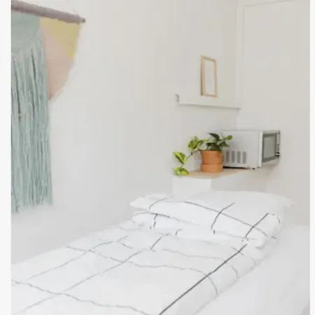 Vaerelse I Rolig Villakvarter, Beliggenhed Odense