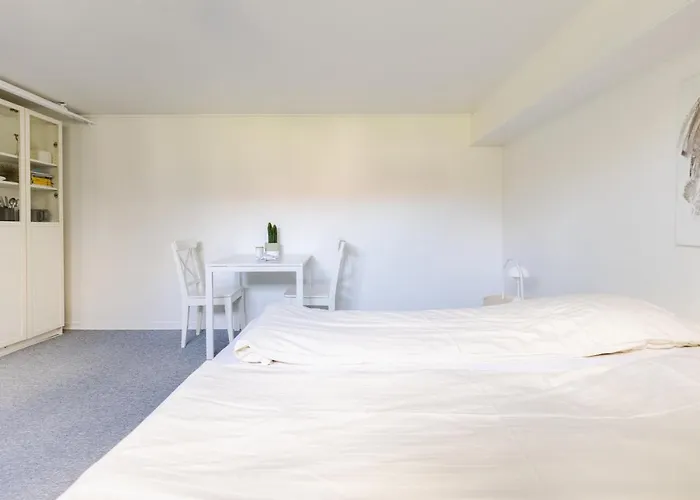 Vaerelse I Rolig Villakvarter, Beliggenhed * Odense